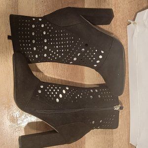 Steve Madden Ennie ankle boot